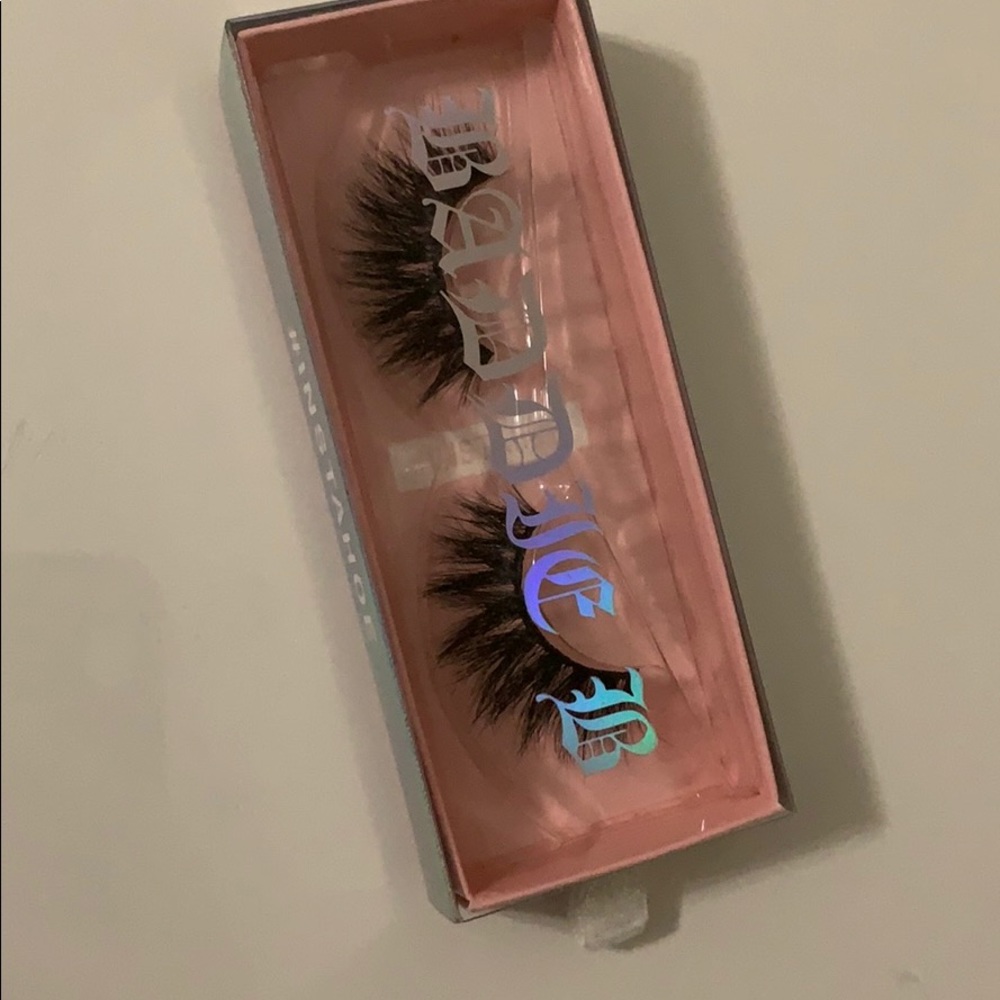 Brand new Baddie B lashes.